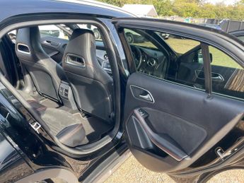 Mercedes-Benz GLA 2.1 GLA200d AMG Line 7G-DCT 4MATIC Euro 6 (s/s) 5dr