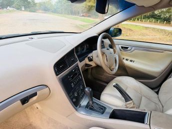 Volvo V70 2.4 SE 5dr