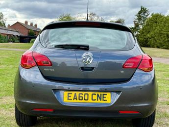 Vauxhall Astra 1.6 16v Exclusiv Auto Euro 5 5dr
