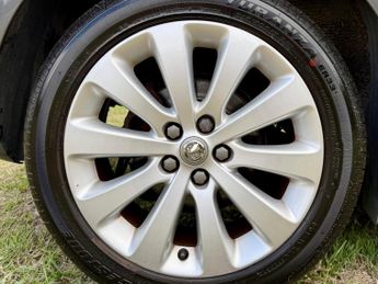 Vauxhall Astra 1.6 16v Exclusiv Auto Euro 5 5dr