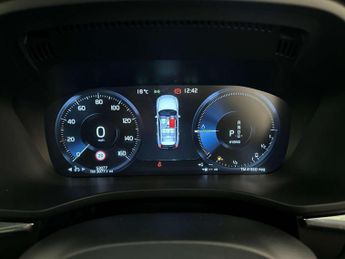 Volvo XC60 2.0h T6 Recharge 11.6kWh R-Design SUV 5dr Petrol Plug-in Hybrid 