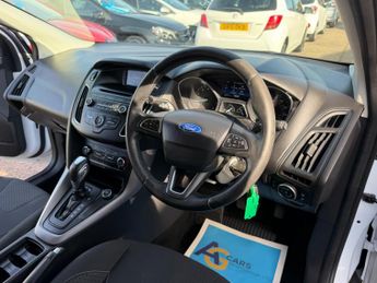 Ford Focus 1.6 Zetec Hatchback 5dr Petrol Powershift Euro 6 (125 ps)