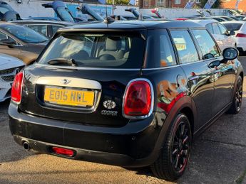 MINI Hatch 1.5 Cooper Hatchback 5dr Petrol Auto Euro 6 (s/s) (136 ps)