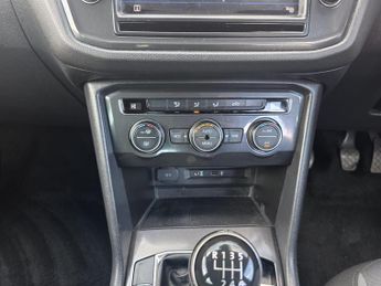 Volkswagen Tiguan 2.0 TDI BlueMotion Tech SE Navigation Euro 6 (s/s) 5dr