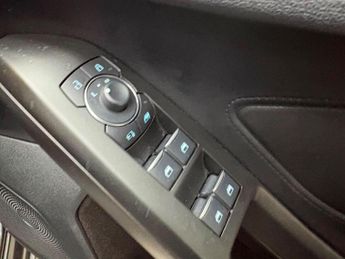 Ford Focus 1.0T EcoBoost MHEV ST-Line DCT Euro 6 (s/s) 5dr