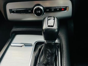 Volvo XC90 2.0 D5 Momentum Geartronic 4WD Euro 6 (s/s) 5dr