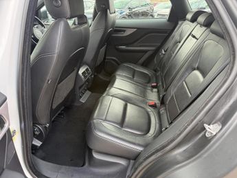 Jaguar F-PACE 2.0 D180 R-Sport Auto AWD Euro 6 (s/s) 5dr