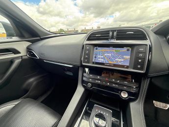 Jaguar F-PACE 2.0 D180 R-Sport Auto AWD Euro 6 (s/s) 5dr