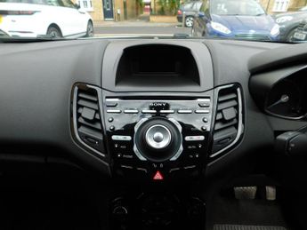 Ford Fiesta 1.0T EcoBoost Titanium Powershift Euro 5 5dr