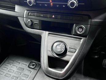 Toyota ProAce 2.0D Design Medium Panel Van Auto MWB Euro 6 (s/s) 6dr