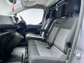 Toyota ProAce 2.0D Design Medium Panel Van Auto MWB Euro 6 (s/s) 6dr