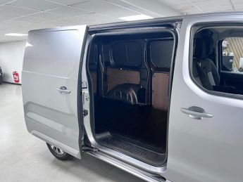 Toyota ProAce 2.0D Design Medium Panel Van Auto MWB Euro 6 (s/s) 6dr