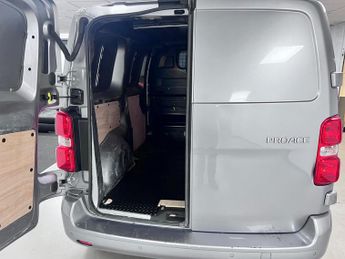 Toyota ProAce 2.0D Design Medium Panel Van Auto MWB Euro 6 (s/s) 6dr