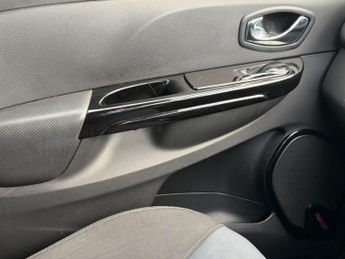 Renault Clio 1.5 dCi Dynamique S MediaNav EDC Euro 5 5dr