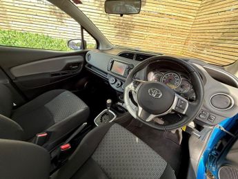 TOYOTA YARIS 1.33 Dual VVT-i Icon Hatchback 5dr Petrol Multidrive S Euro 5 Eu