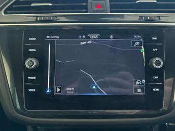 Volkswagen Tiguan 1.5 TSI R-Line Edition SUV 5dr Petrol DSG Euro 6 (s/s) (150 ps)