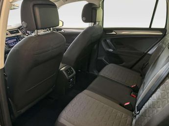 Volkswagen Tiguan 1.4 TSI 13kWh Life SUV 5dr Petrol Plug-in Hybrid DSG Euro 6 (s/s