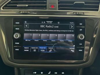 Volkswagen Tiguan 1.4 TSI 13kWh Life SUV 5dr Petrol Plug-in Hybrid DSG Euro 6 (s/s