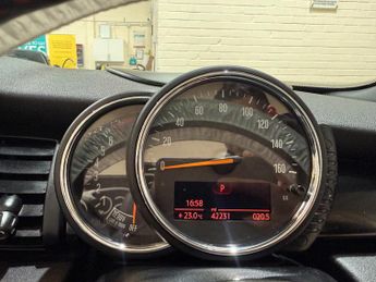 MINI Convertible 2.0 Cooper S Auto Euro 6 (s/s) 2dr