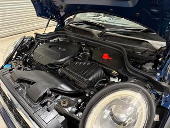 MINI Convertible 2.0 Cooper S Auto Euro 6 (s/s) 2dr