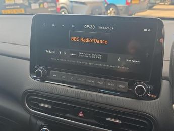 Hyundai Kona 1.6h-GDi Hybrid Premium 5dr Automatic
