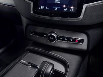 Volvo XC90 2.0 B5 MHEV R-Design SUV 5dr Petrol Hybrid Auto 4WD Euro 6 (s/s)