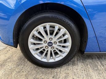 Ford Focus 1.0T EcoBoost Titanium Auto Euro 6 (s/s) 5dr