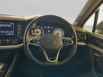 Volkswagen Touareg 3.0 TDI V6 R-Line SUV 5dr Diesel Tiptronic 4Motion Euro 6 (s/s) 