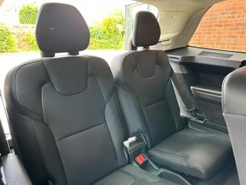 Volvo XC90 2.0h T8 Recharge 18.8kWh Inscription Pro SUV 5dr Petrol Plug-in 