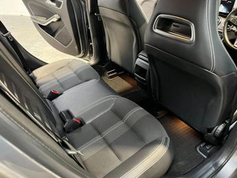 Mercedes-Benz GLA 1.6 GLA180 Urban Edition 7G-DCT Euro 6 (s/s) 5dr