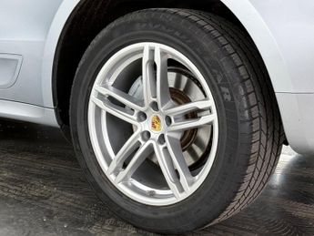 Porsche Macan 3.0 V6 S SUV 5dr Petrol PDK 4WD Euro 6 (s/s) (340 ps)