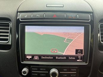 Volkswagen Touareg 3.0 TDI V6 BlueMotion Tech R-Line Tiptronic 4WD Euro 6 (s/s) 5dr