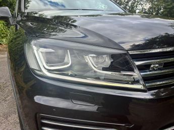 Volkswagen Touareg 3.0 TDI V6 BlueMotion Tech R-Line Tiptronic 4WD Euro 6 (s/s) 5dr