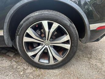 Volkswagen Touareg 3.0 TDI V6 BlueMotion Tech R-Line Tiptronic 4WD Euro 6 (s/s) 5dr