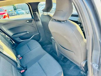 Renault Clio 1.6 E-TECH Iconic Auto Euro 6 (s/s) 5dr