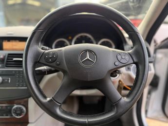 Mercedes-Benz C Class 2.1 C220 CDI Elegance Auto Euro 4 4dr