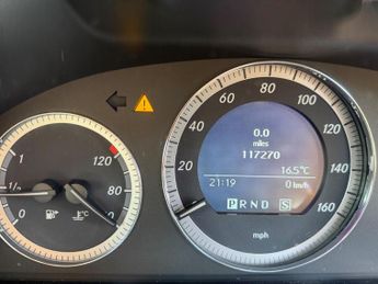 Mercedes-Benz C Class 2.1 C220 CDI Elegance Auto Euro 4 4dr