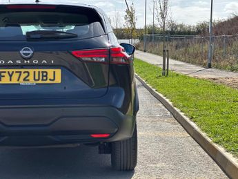 Nissan Qashqai 1.3 DIG-T MHEV Acenta Premium XTRON Euro 6 (s/s) 5dr