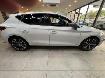 SEAT Leon 1.4 eHybrid 12.8kWh FR Sport DSG Euro 6 (s/s) 5dr