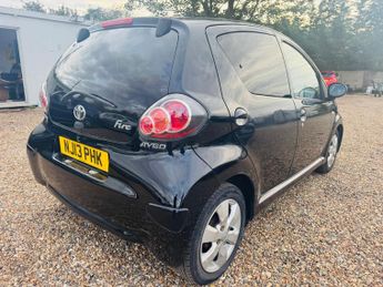 Toyota AYGO 1.0 VVT-i Fire Euro 5 5dr
