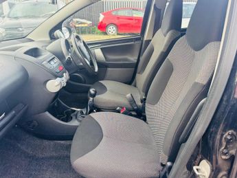 Toyota AYGO 1.0 VVT-i Fire Euro 5 5dr