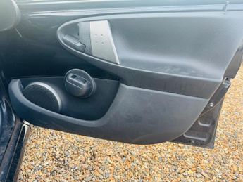 Toyota AYGO 1.0 VVT-i Fire Euro 5 5dr