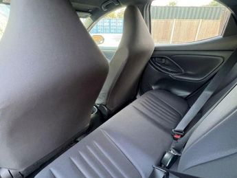 Toyota Yaris 1.5 VVT-h Design Hatchback 5dr Petrol Hybrid E-CVT Euro 6 (s/s) 