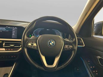 BMW 3 Series 2.0 330e 12kWh SE Pro Touring 5dr Petrol Plug-in Hybrid Auto Eur