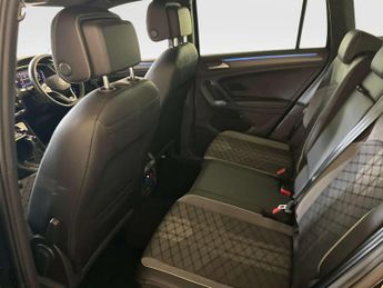 Volkswagen Tiguan 2.0 TDI R-Line SUV 5dr Diesel DSG Euro 6 (s/s) (150 ps)