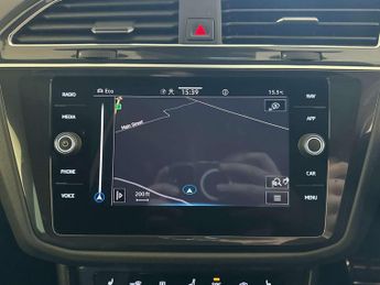Volkswagen Tiguan 2.0 TDI R-Line SUV 5dr Diesel DSG Euro 6 (s/s) (150 ps)