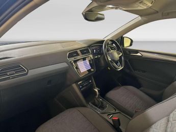 Volkswagen Tiguan 1.4 TSI 13kWh Life SUV 5dr Petrol Plug-in Hybrid DSG Euro 6 (s/s