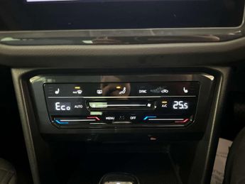 Volkswagen Tiguan 1.4 TSI 13kWh Life SUV 5dr Petrol Plug-in Hybrid DSG Euro 6 (s/s