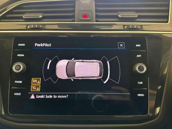 Volkswagen Tiguan 2.0 TDI R-Line SUV 5dr Diesel DSG 4Motion Euro 6 (s/s) (150 ps)