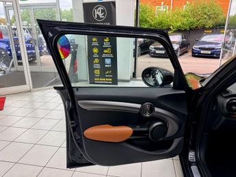MINI Hatch 1.5 Cooper Exclusive Steptronic Euro 6 (s/s) 5dr